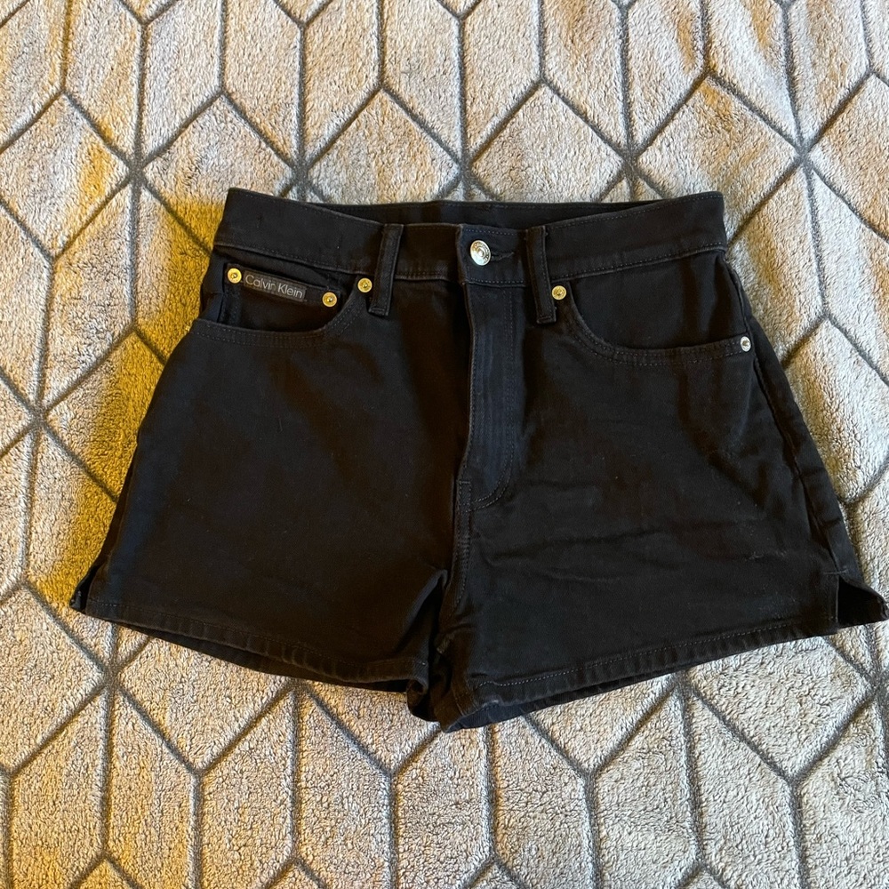 Calvin Klein Women's High Rise Mini Short - Black Size 27